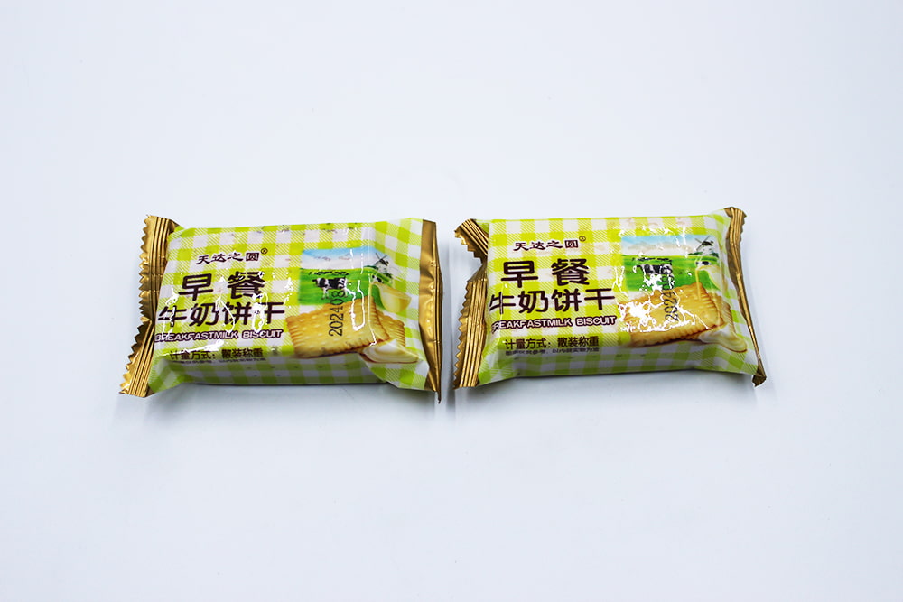 早餐牛奶饼干